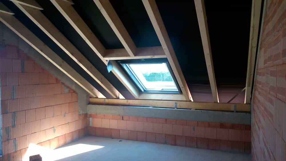 10. Fertigstellung des Dachflächenfensters in einem Steildach